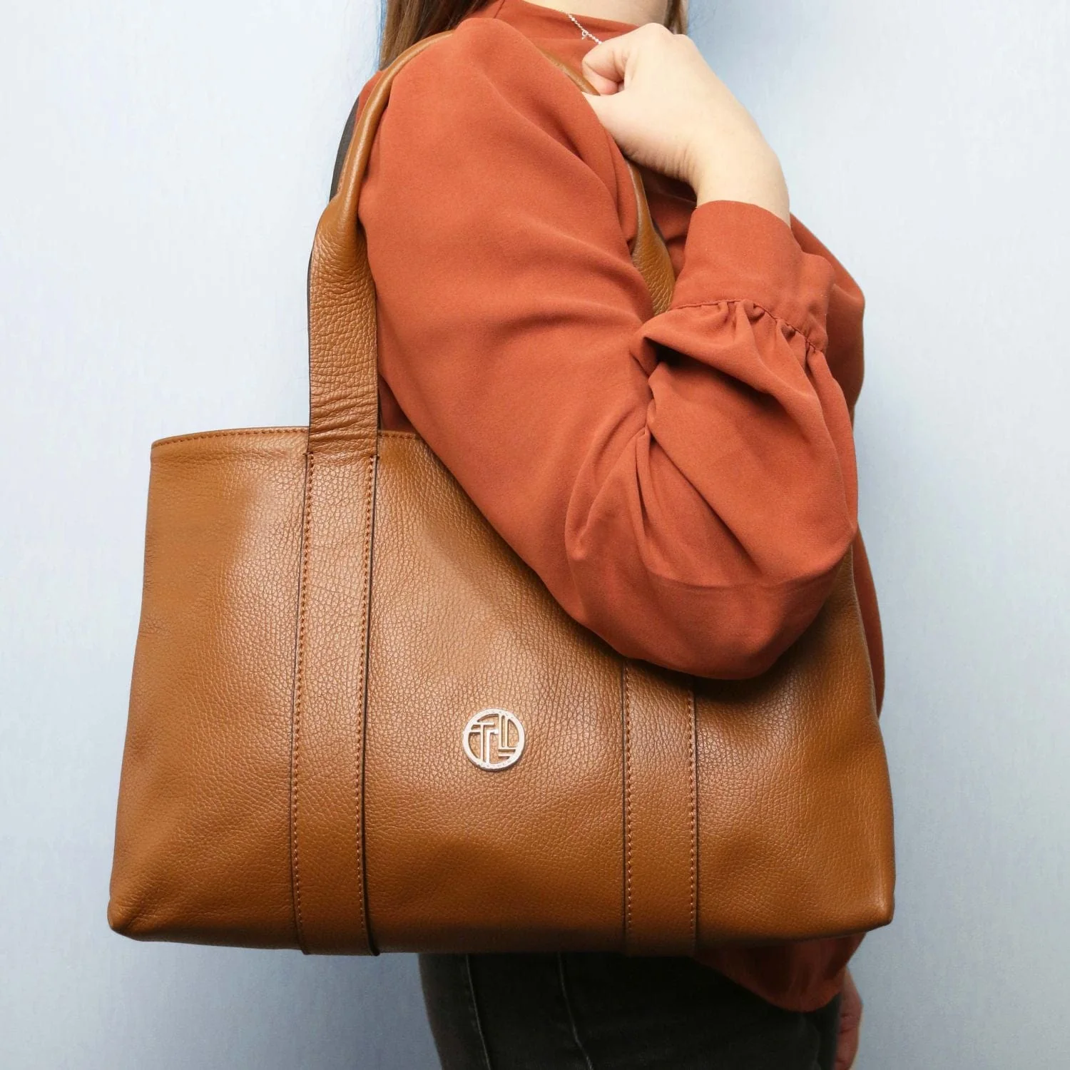 Callie - Soft leather shoulder bag | TL142415 - Image 15