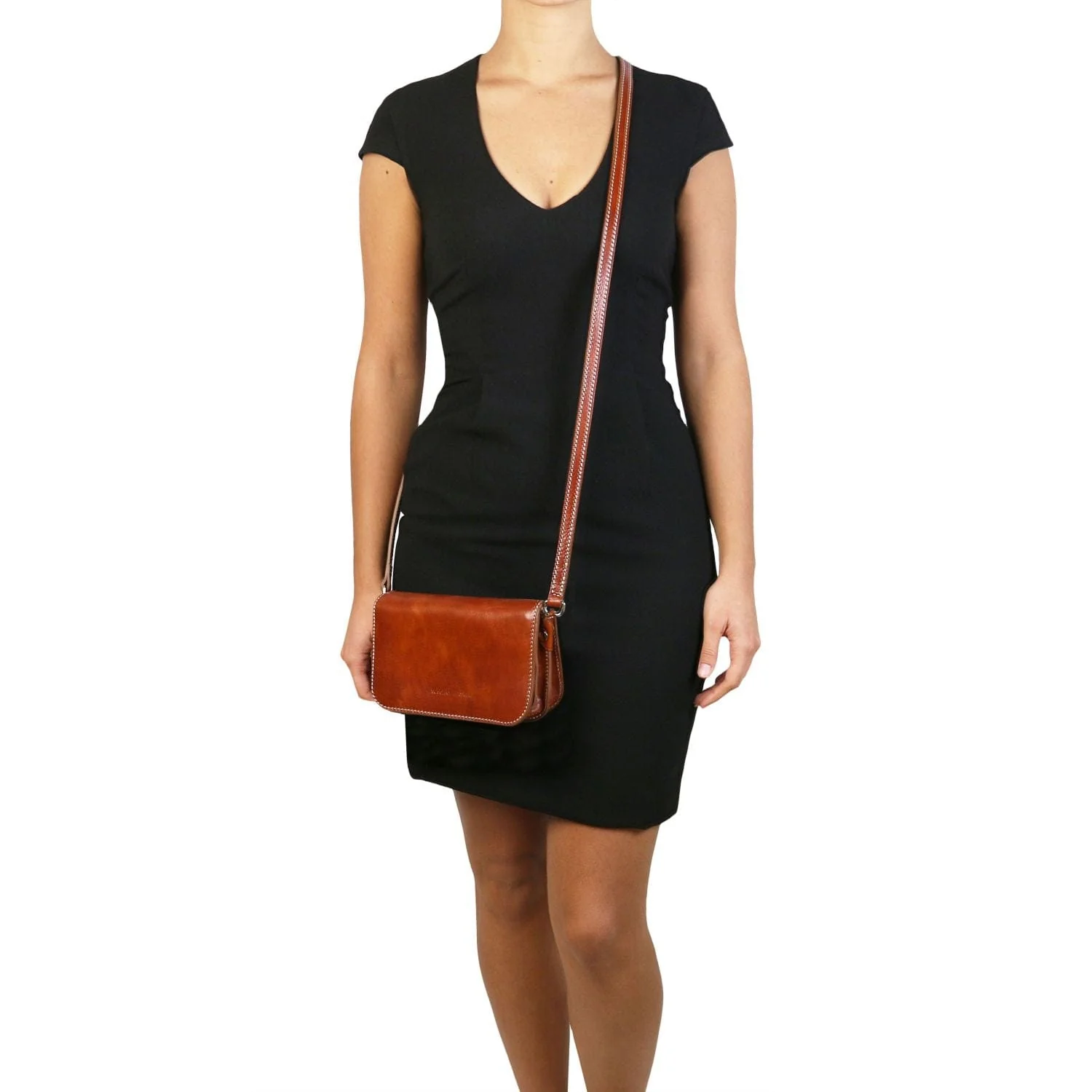 Carmen - Leather shoulder bag with flap | TL141713 - Image 4