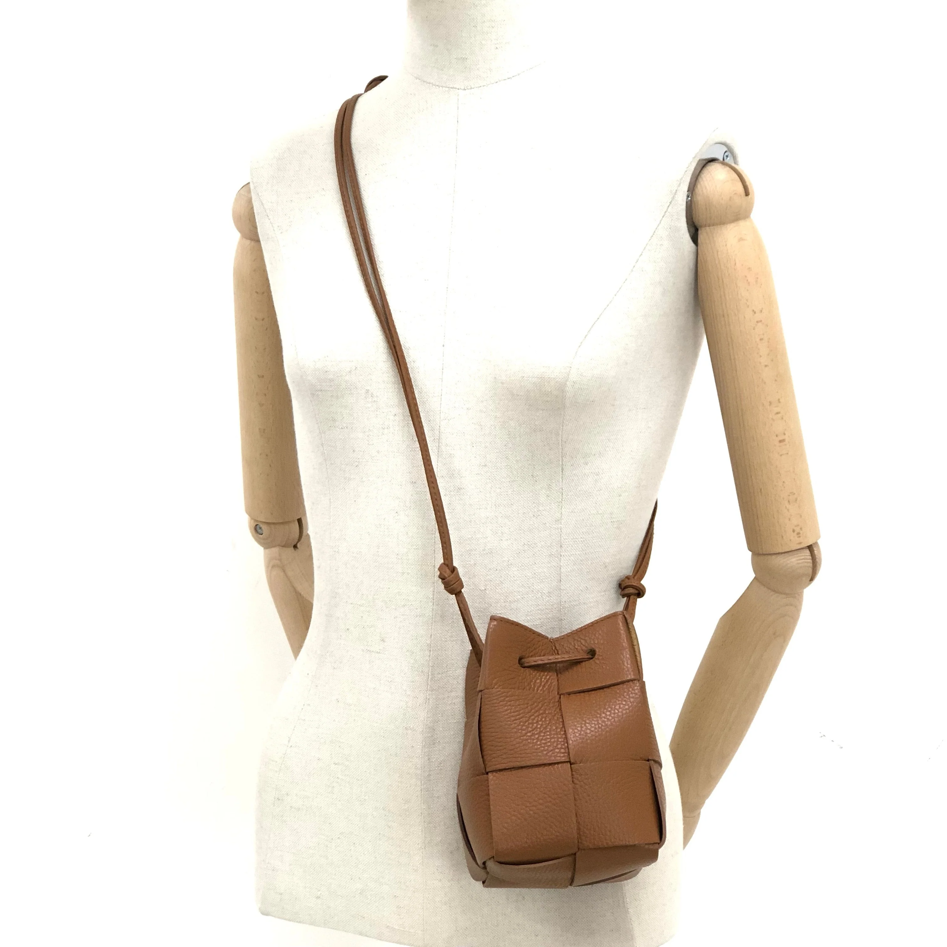 Emi - Handmade Drawstring Woven Crossbody Bag - Image 8