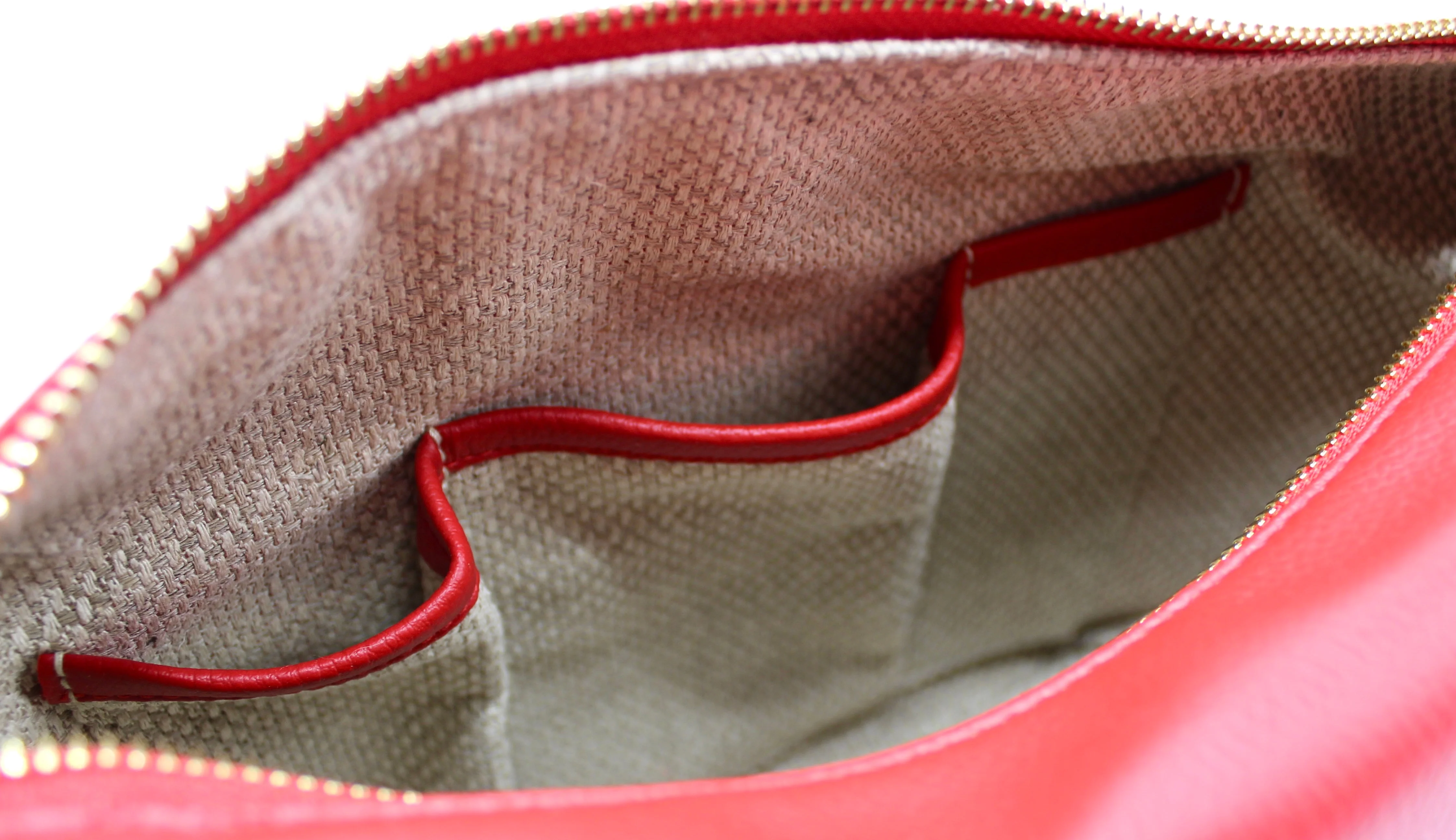 Evy - Vegan Cactus Leather Shoulder Bag - Red - Image 12