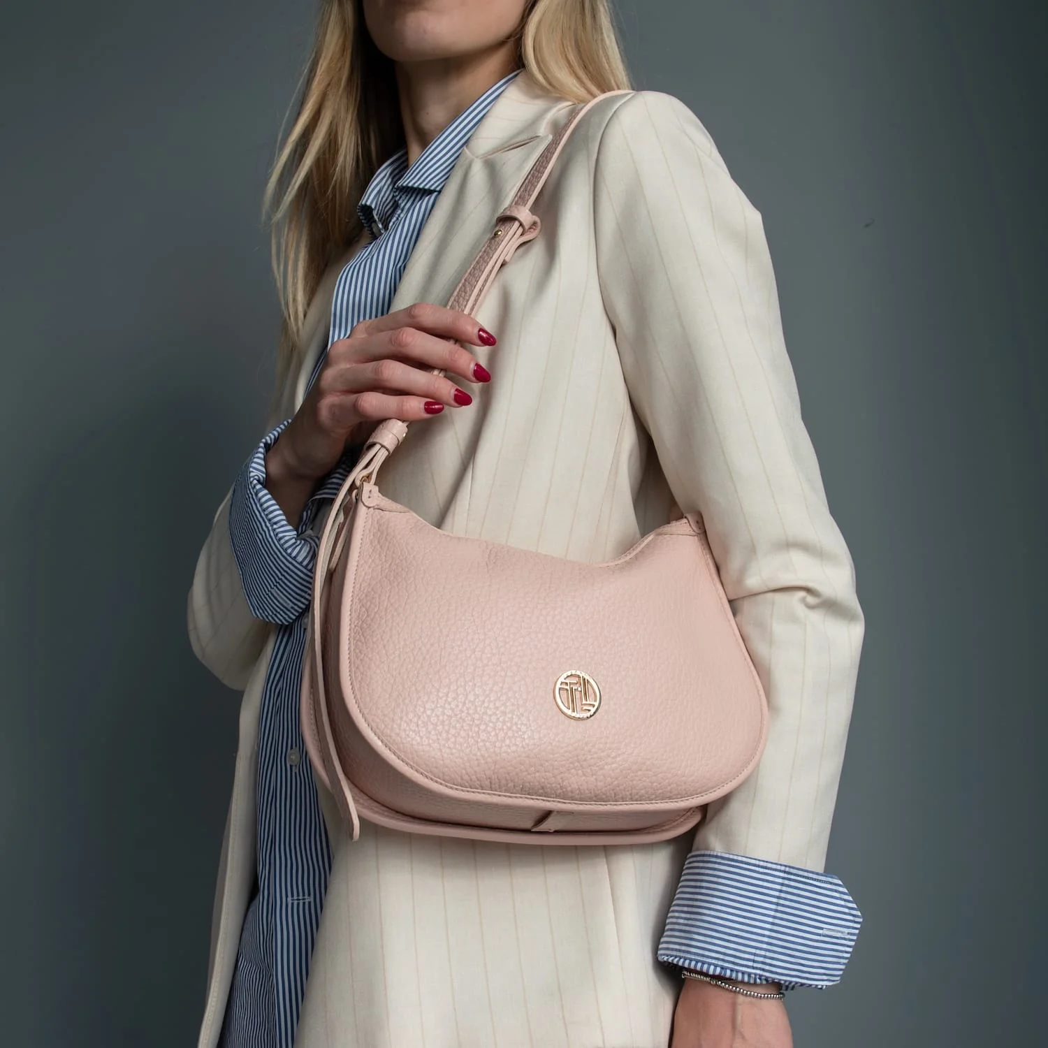 Hoblò - Soft Leather hobo bag | TL142563 - Image 2