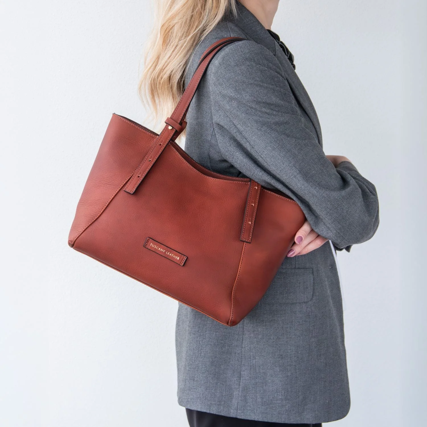 Libra - Long handle leather tote bag | TL142562