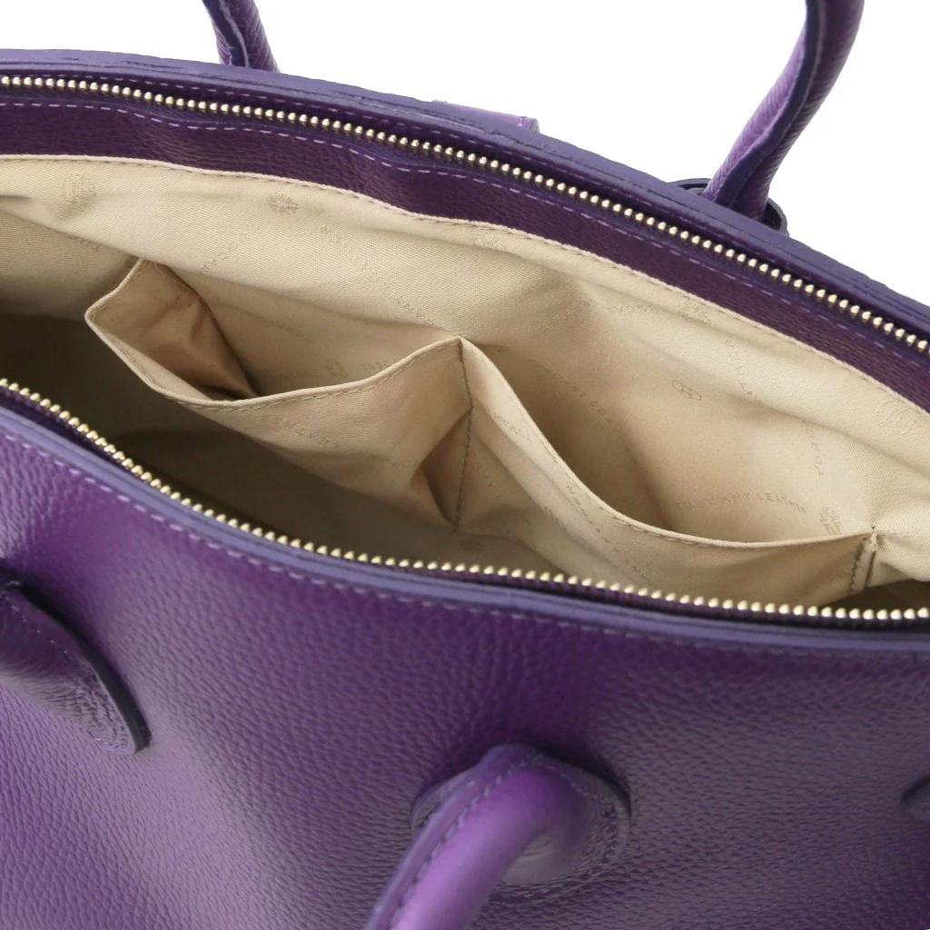 TL Bag - Leather handbag with golden hardware | TL141529 - Image 93